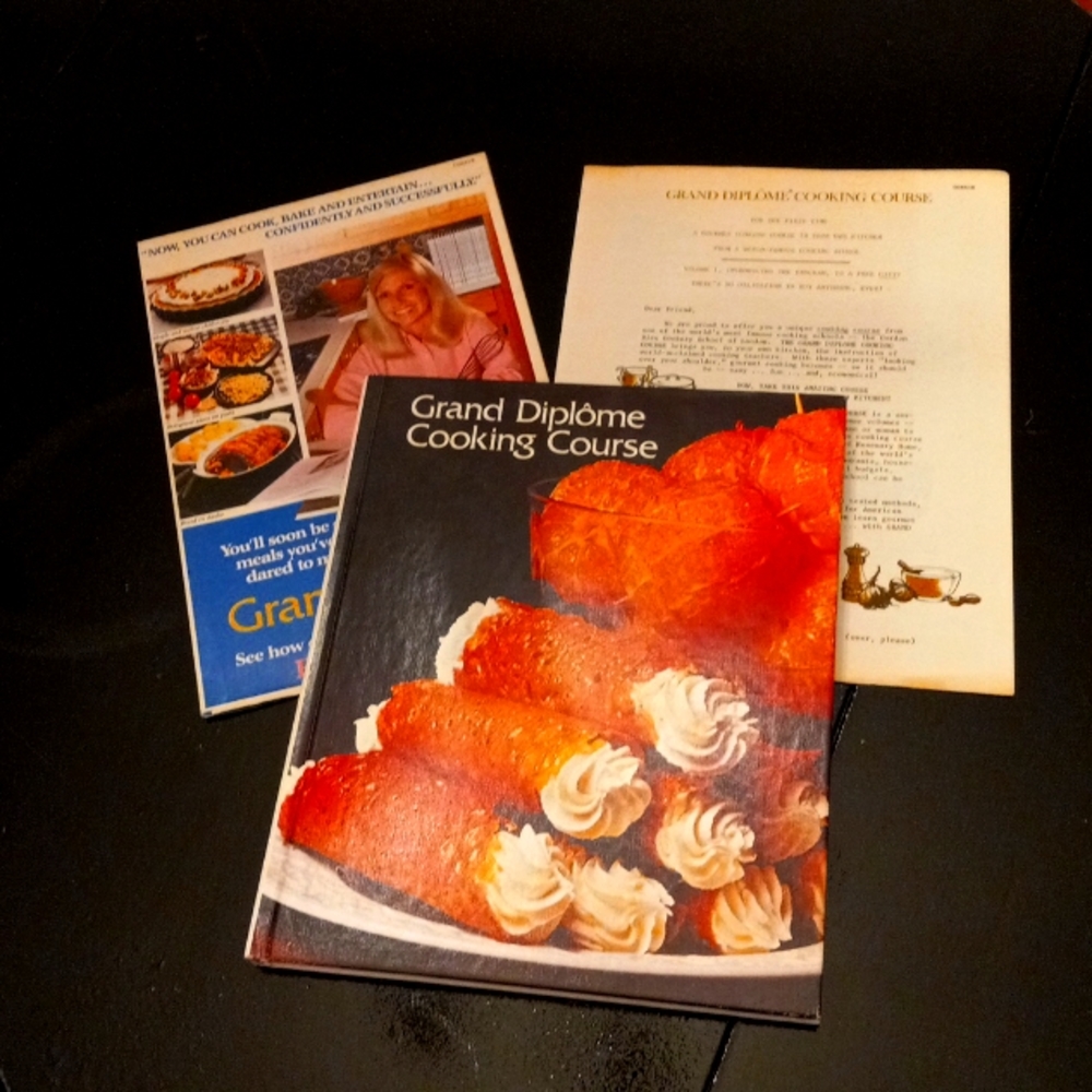Vintage Grand Diplome Cooking Course 1979 Hard cover has advertised mailings